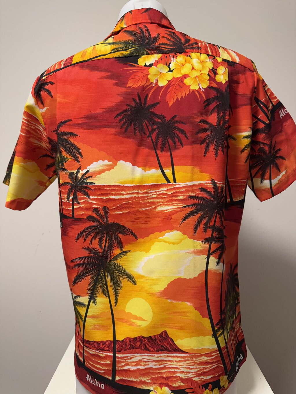 1980s–1990s - Royal Princess Sunset Aloha Shirt – Small