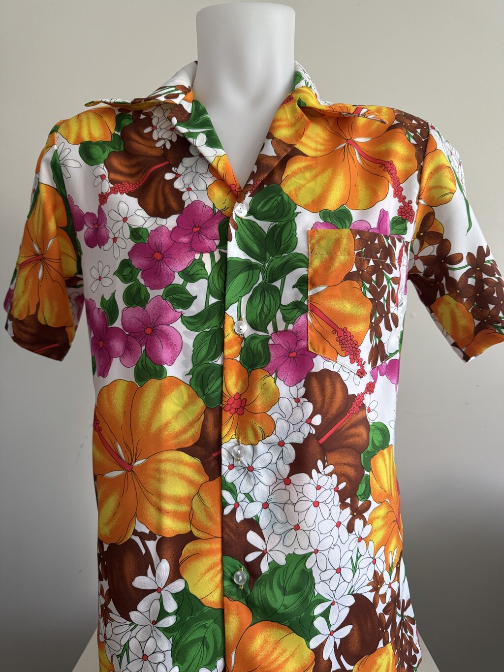60s Pomare Tropical Garden Aloha Shirt – Orange Hibiscus & White Plumeria Explosion (S)