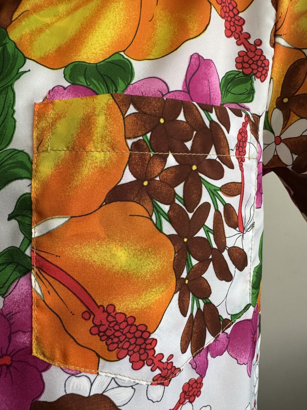 60s Pomare Tropical Garden Aloha Shirt – Orange Hibiscus & White Plumeria Explosion (S)