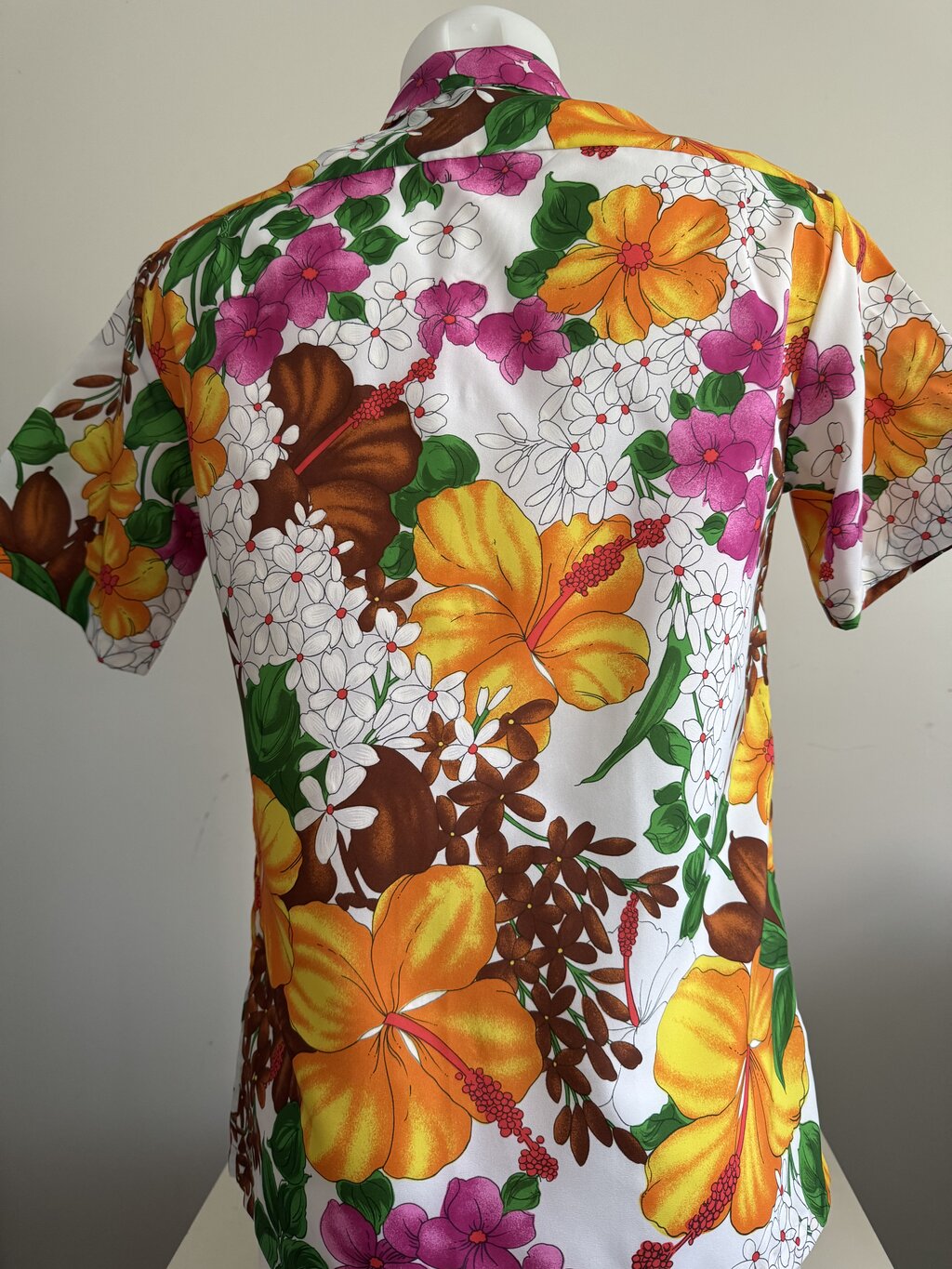 60s Pomare Tropical Garden Aloha Shirt – Orange Hibiscus & White Plumeria Explosion (S)