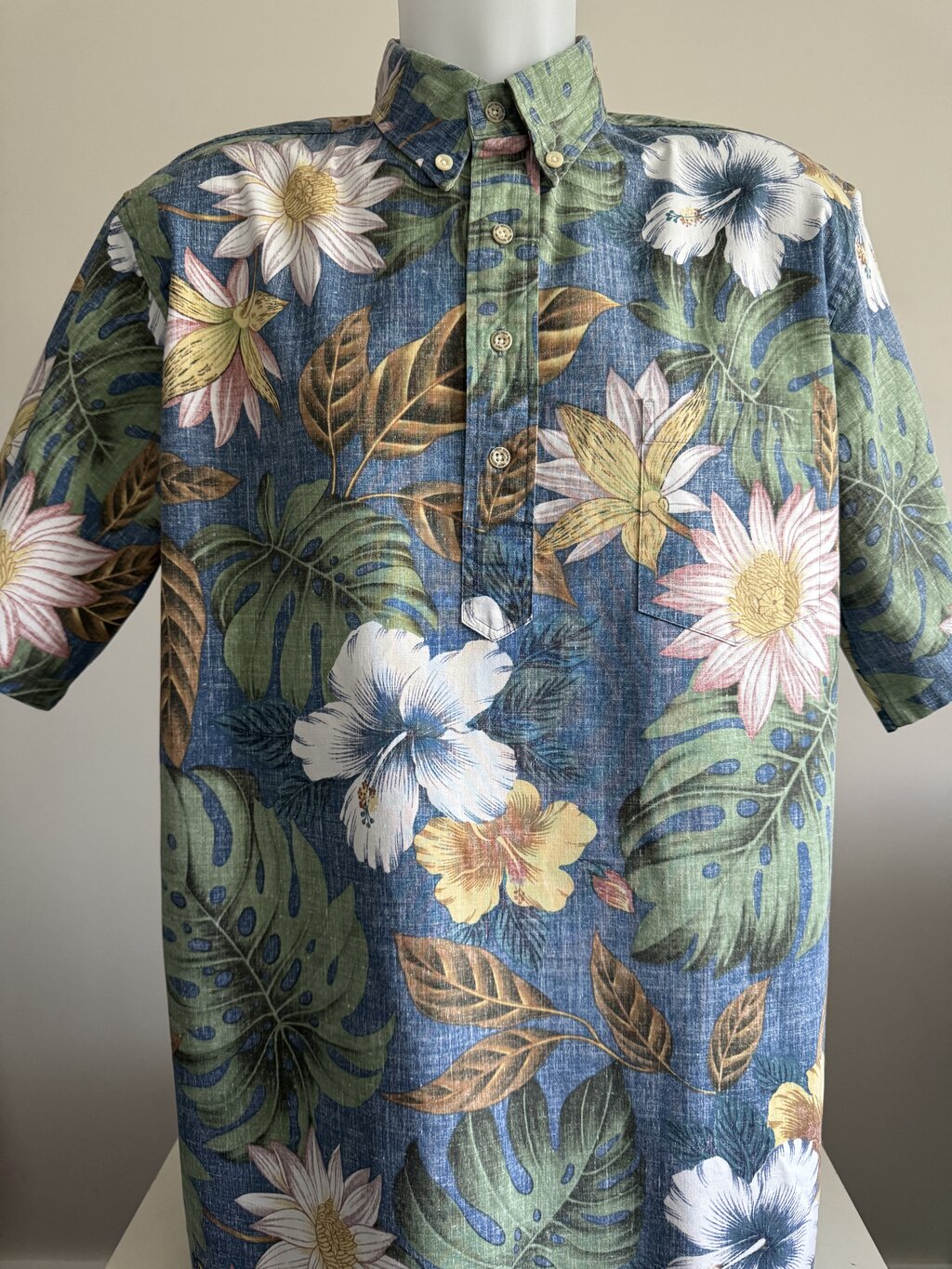 90s Reyn Spooner Botanical Garden Shirt – Reverse Print Hibiscus & Lotus on Denim Blue (L)