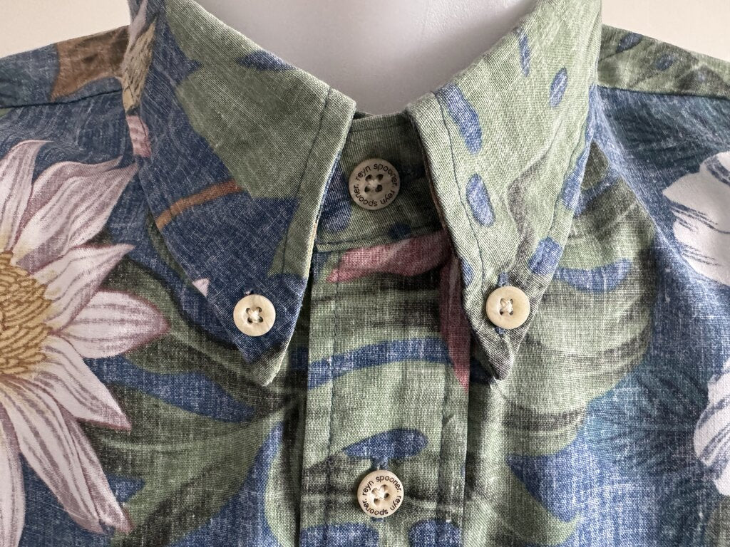 90s Reyn Spooner Botanical Garden Shirt – Reverse Print Hibiscus & Lotus on Denim Blue (L)