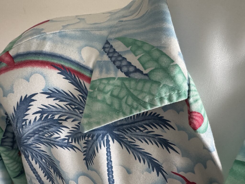 Hang Ten 1960s Ocean Vista Shirt – Large – Tiki, Rainbows & Shells
