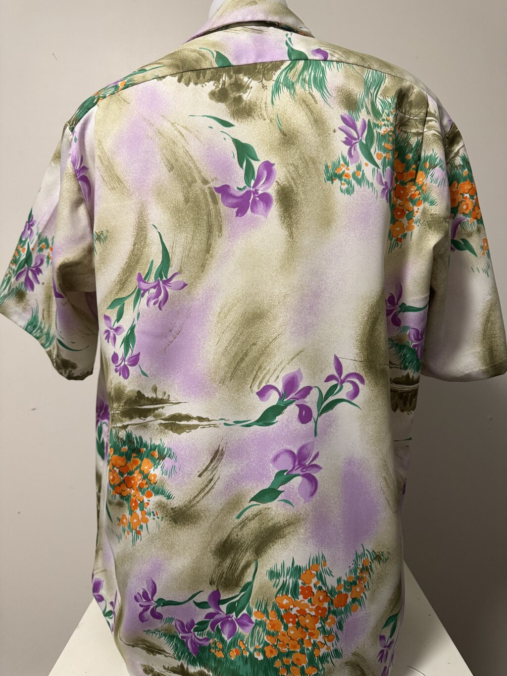 1960s - Ludi’s Waikiki Pastel Iris Cotton Aloha Shirt - Purple & Orange Bloomscape