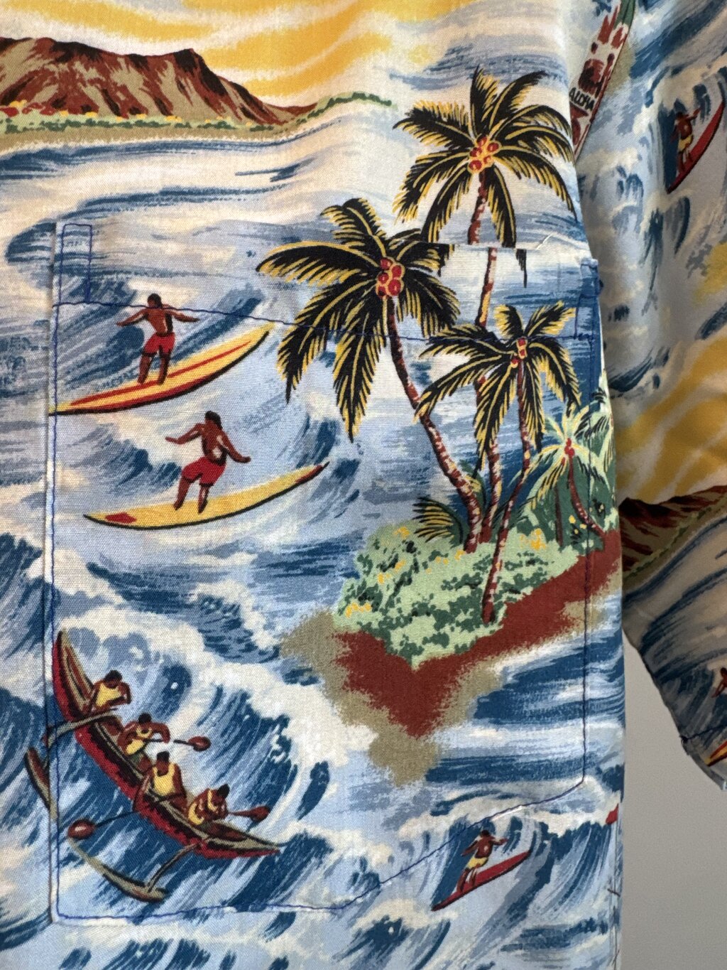 1980s to early 1990s - Vintage Pineapple Juice Hawaiian Shirt – Surf & Aloha Tower Scene (S)
