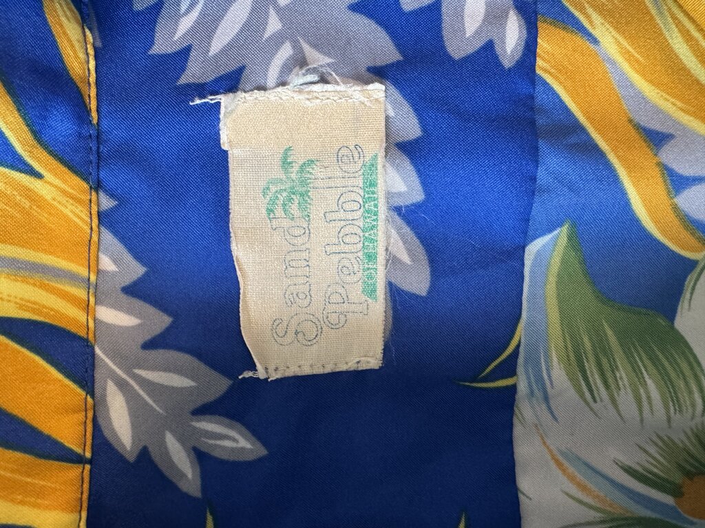 1970s - Sand Pebble Blue Floral Polyester Shirt – USA Made