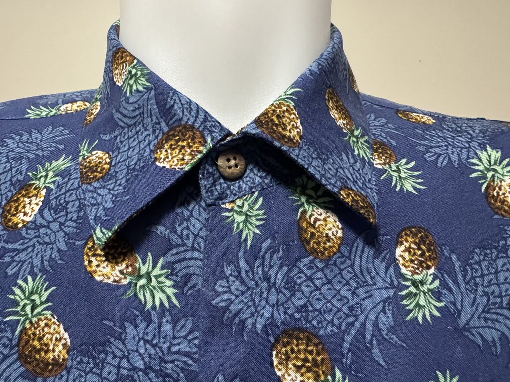 1990s Campia Pineapple Print Shirt – Navy & Gold (L)