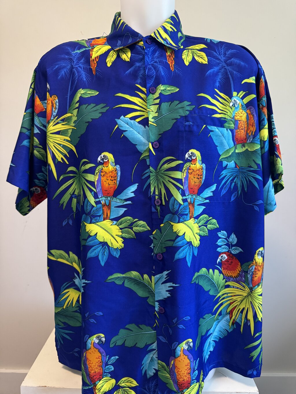 1990s–Early 2000s - Electric Macaws on Midnight Blue — Vintage Tropical Parrot Shirt (XL)