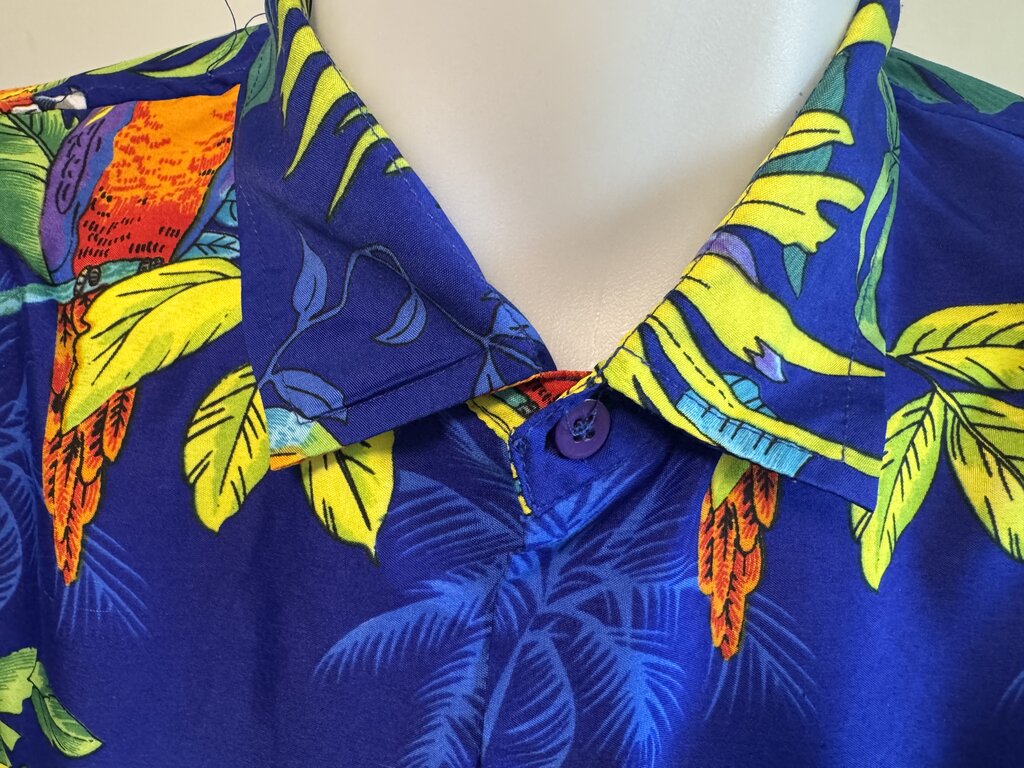 1990s–Early 2000s - Electric Macaws on Midnight Blue — Vintage Tropical Parrot Shirt (XL)
