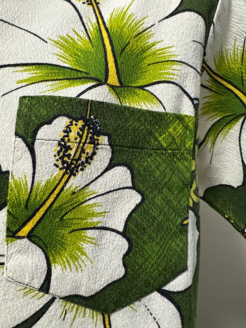 70s Hukilau Fashions Floral Shirt – Green Barkcloth with White & Pink Tropical Print (M)