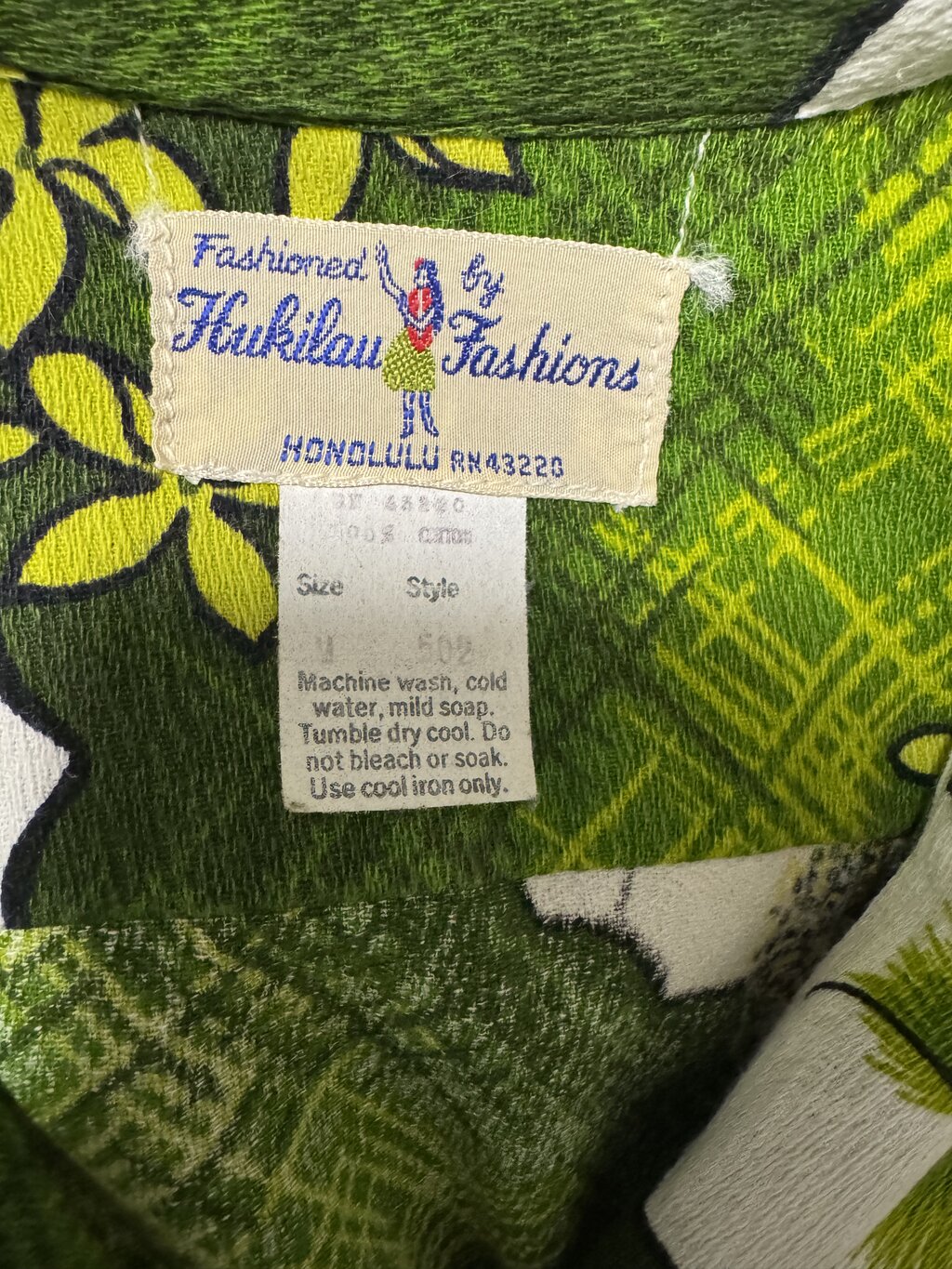 70s Hukilau Fashions Floral Shirt – Green Barkcloth with White & Pink Tropical Print (M)