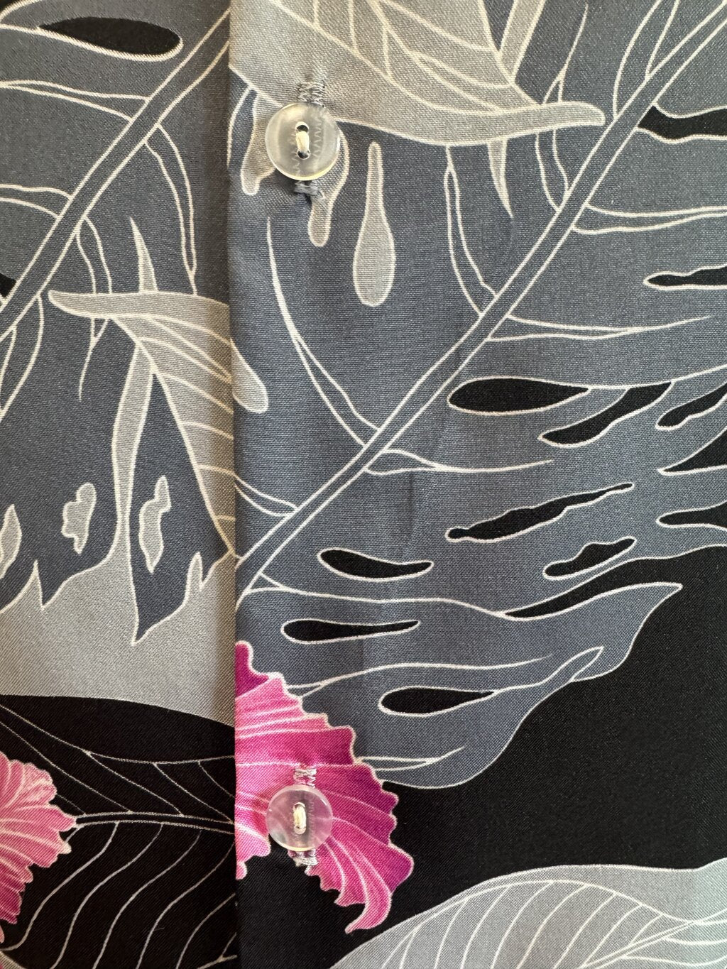 80s Helena’s Orchid Leaf Aloha Shirt – Silky Grey & Fuchsia Jungle Floral (XXL)