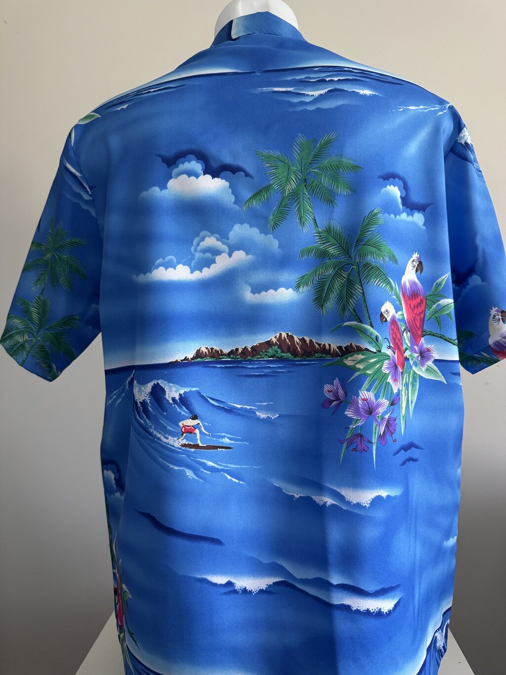 1980s Casual Wear Surfer Scene Shirt – Ocean Blue with Parrots, Palms & Pipeline Waves (L)