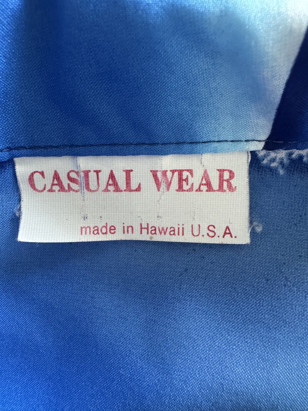 1980s Casual Wear Surfer Scene Shirt – Ocean Blue with Parrots, Palms & Pipeline Waves (L)