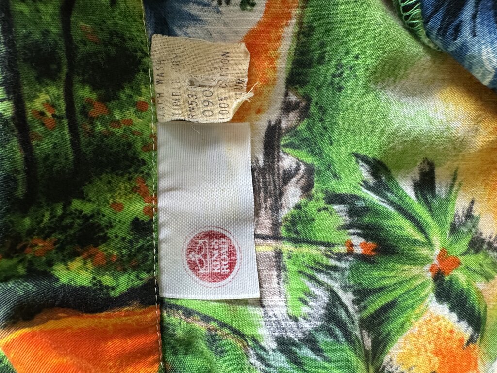 1990s - Kings Road Vintage Cotton Shirt – Vibrant Jungle Sunset with Blue Hibiscus (Medium)