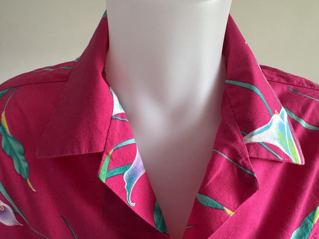 1990s - Electric Magenta Calla Lily Hawaiian Shirt – Hilo Hatties XL