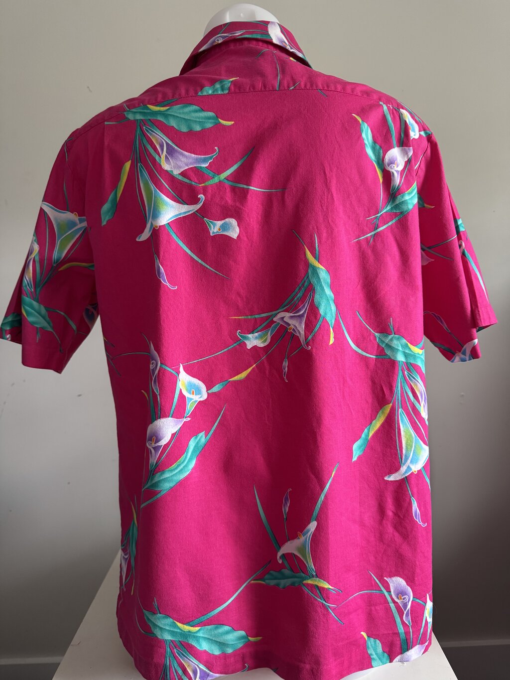 1990s - Electric Magenta Calla Lily Hawaiian Shirt – Hilo Hatties XL