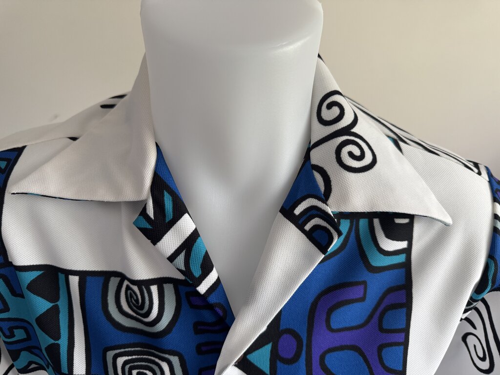 80s Kilauea Abstract Tribal Vintage Hawaiian Shirt – White & Teal Tricot Knit (S)