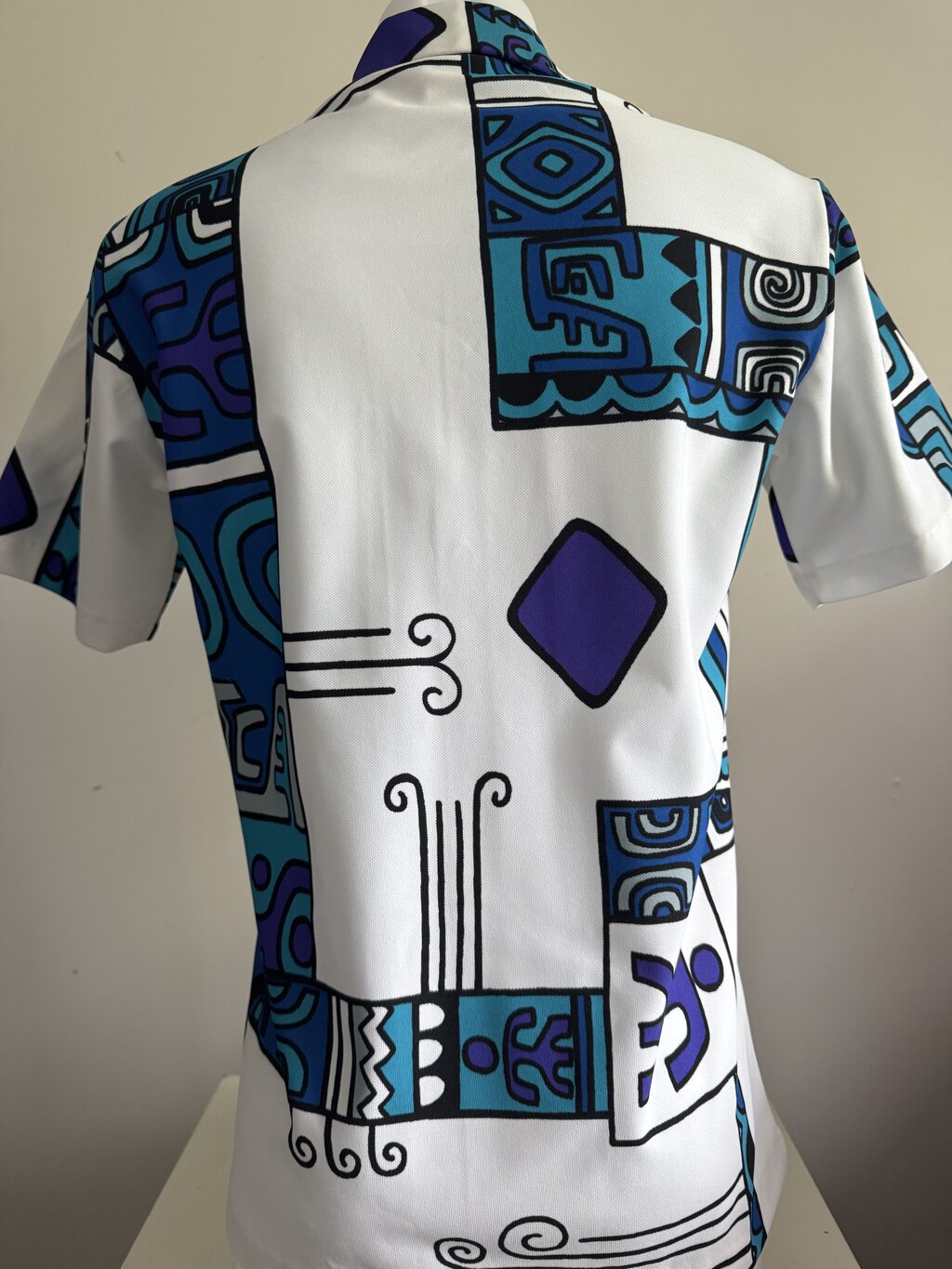 80s Kilauea Abstract Tribal Vintage Hawaiian Shirt – White & Teal Tricot Knit (S)