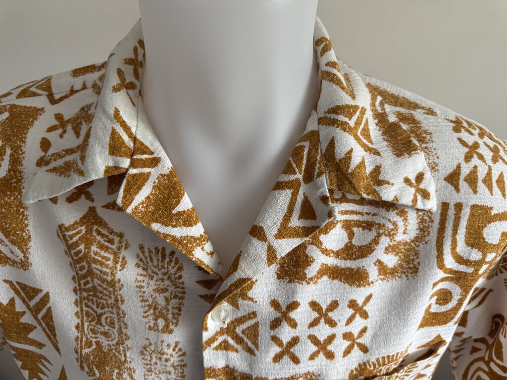 1960s Take’s of Waikiki Hawaiian Shirt – Red & White Polynesian Tapa Print (L)