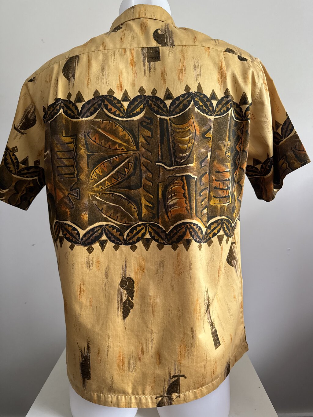 1960s - Reef Barkcloth Tribal Shirt – Hand-Painted Motif, Silky Rayon – Made in Hawaii