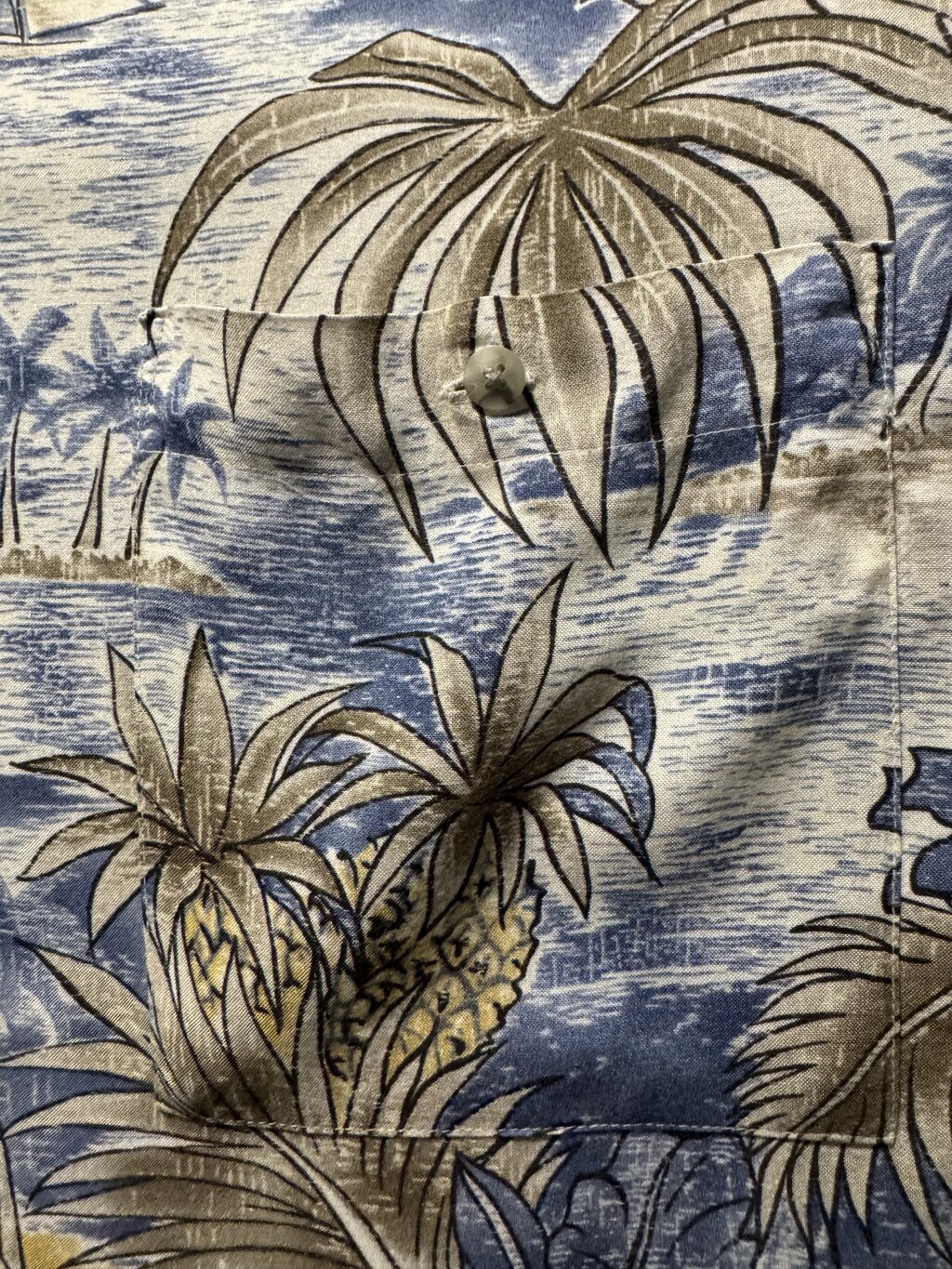 1990s Half Moon Bay Tropical Scenic Print Shirt – Blue, Yellow & Taupe (3XL)